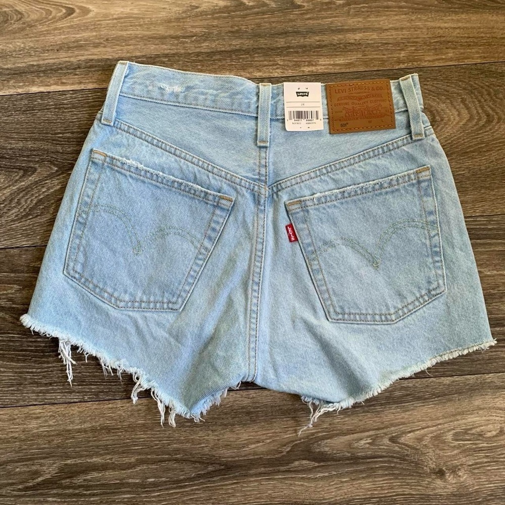 Levi's Women's Shorts Size 24 - Picture 4 of 9
